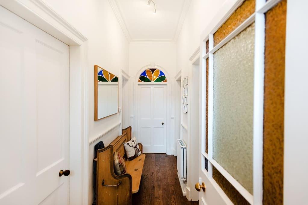 Cosy 200 Year Old Listed Near To St Andrews Holiday home Markinch